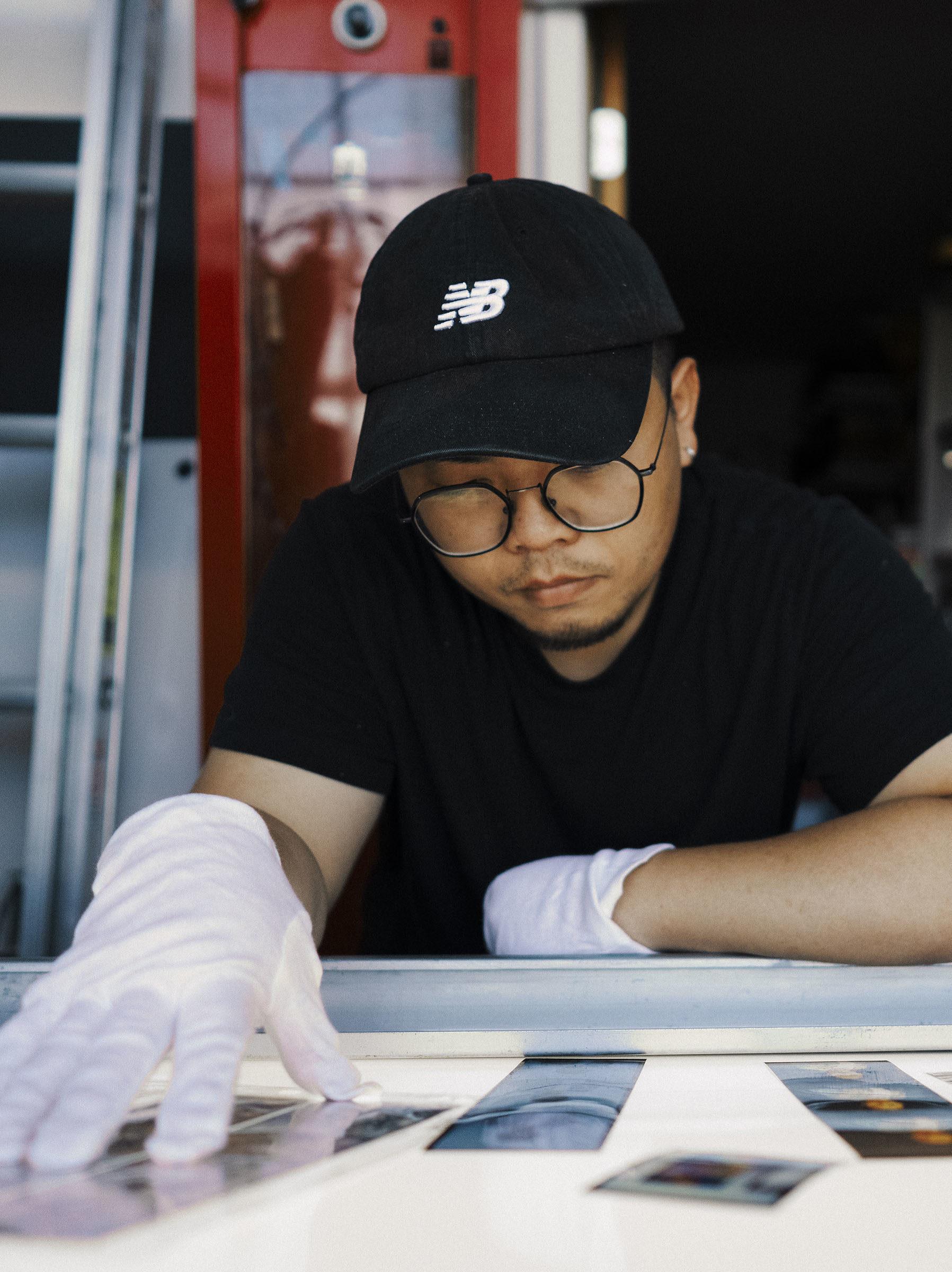 Photo of Yiyun Chen in his studio