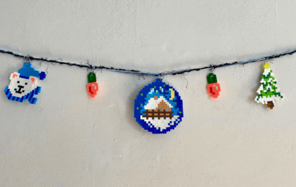 8bit Holiday Garland