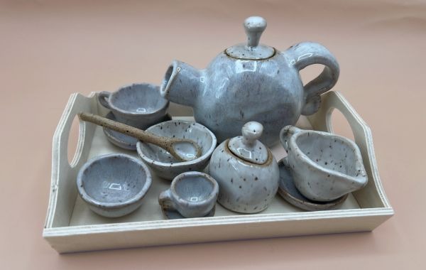 Family Friday: Mini Pottery