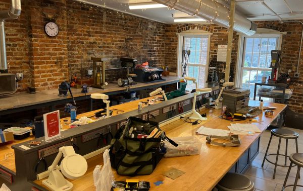 Independent Studio: Jewelry