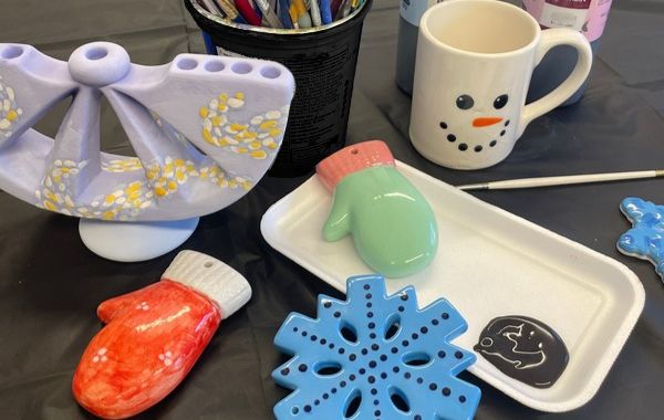 family-night-paint-your-own-pottery-drop-in-ww26-small (2)